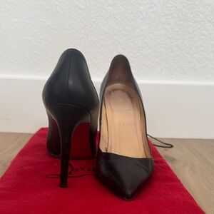 Christian Louboutin 100 mm Black Pointed Toe Stiletto Pumps - size 39.5